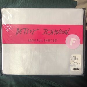 Betsey Johnson Satin Full Sheet Set - Sleek White